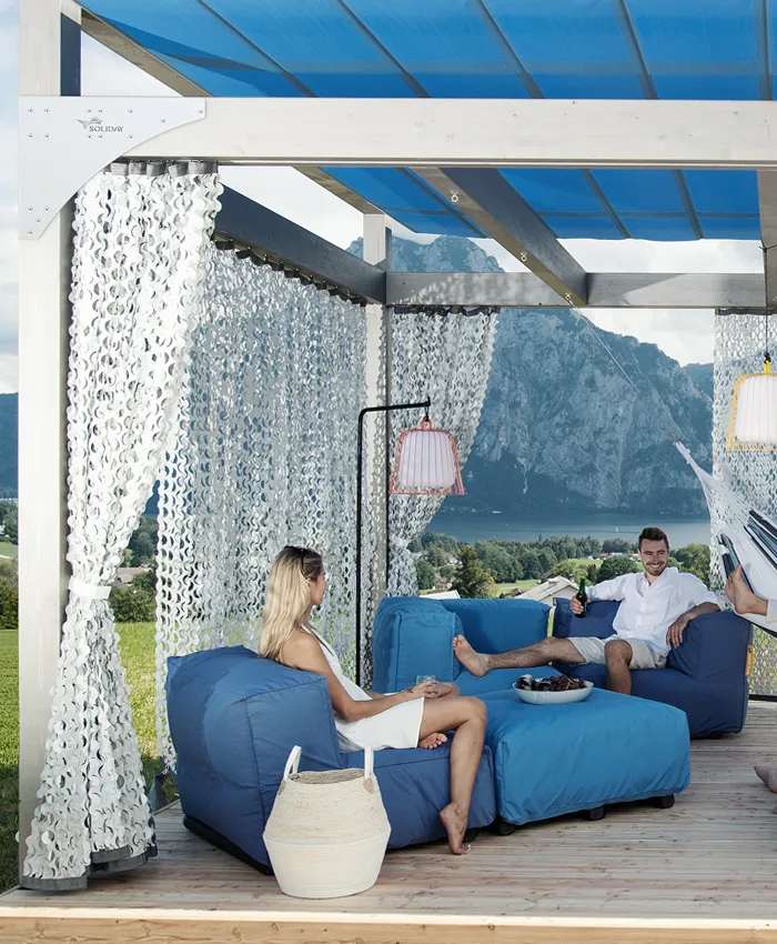 Terrasse mit Sonnenschutz