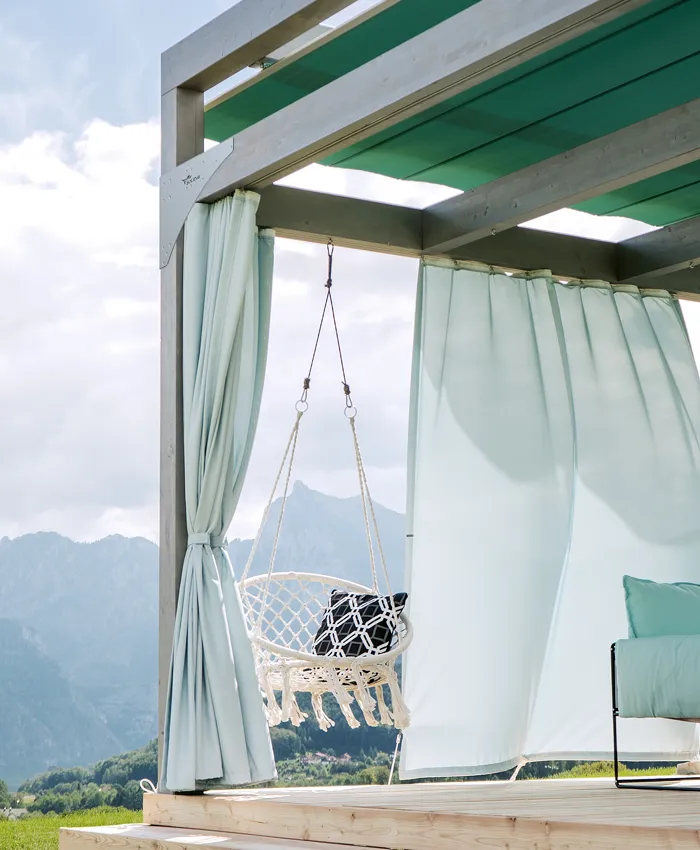 Terrasse mit Sonnenschutz
