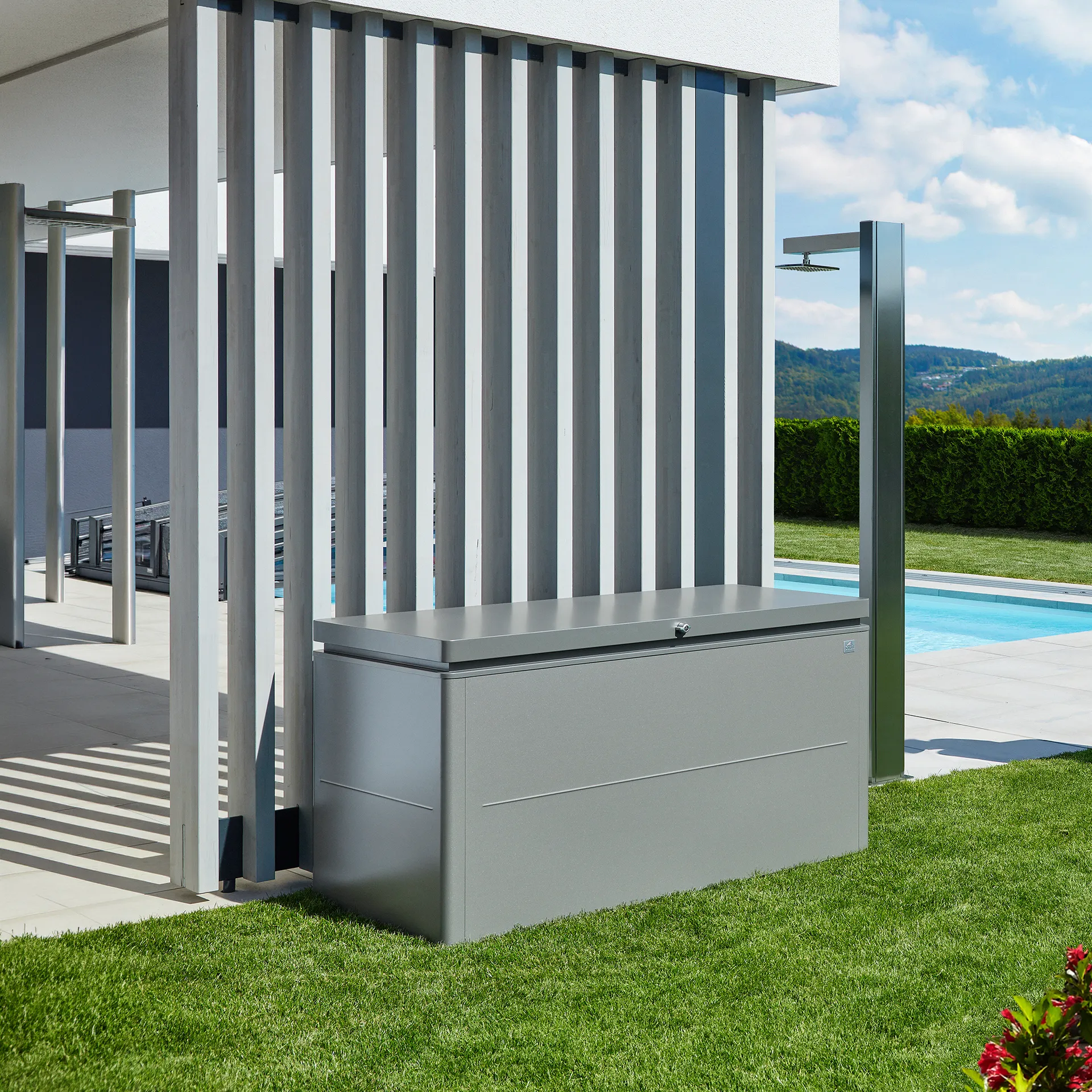 LoungeBox