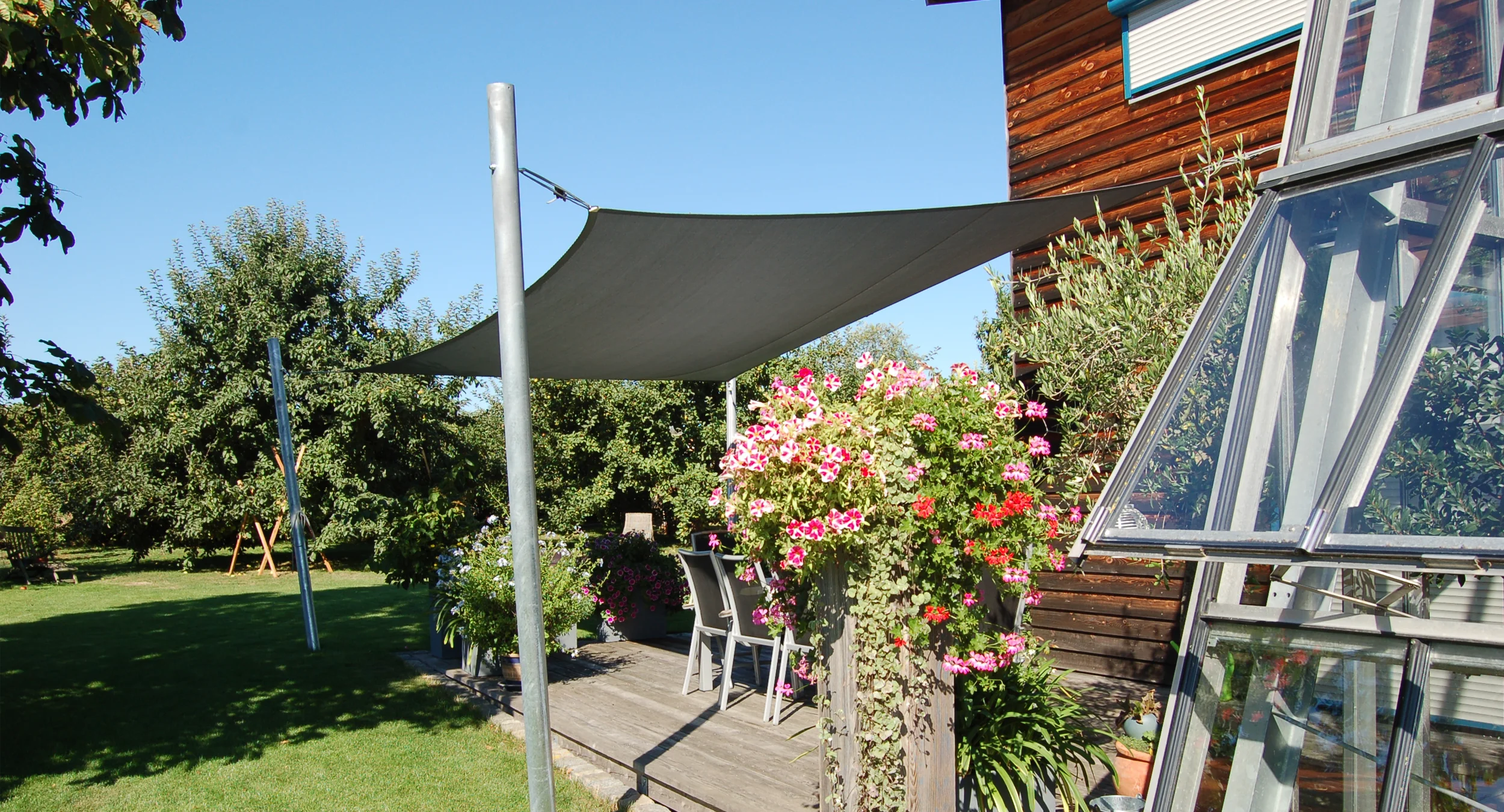 Starre_Sonnensegel_2500x1350_2 Starre_Sonnensegel_2500x1350_2