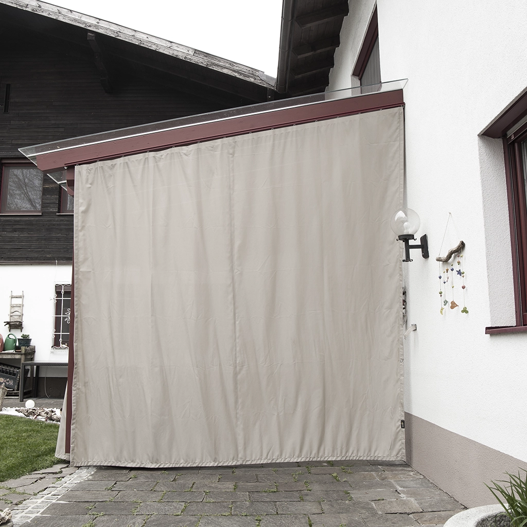 Outdoorvorhang Führungsschiene mit Neigung links